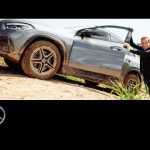 Der neue GLA: Matthias Malmedie testet den SUV auf der Offroad-Strecke.